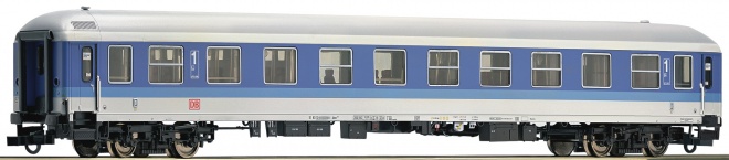 Passenger car 1st class in IR livery<br /><a href='images/pictures/Roco/Roco-74300.jpg' target='_blank'>Full size image</a>